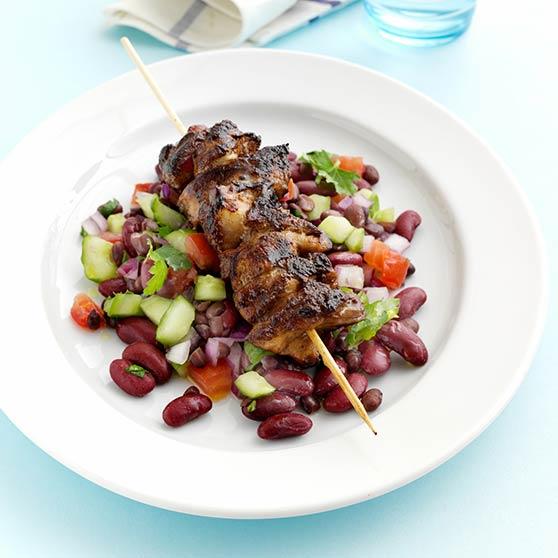 Kyllingfilet på spyd med bønnesalsa