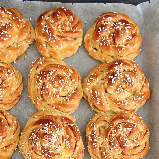 Kanelsnurrer med svensk perlesukker