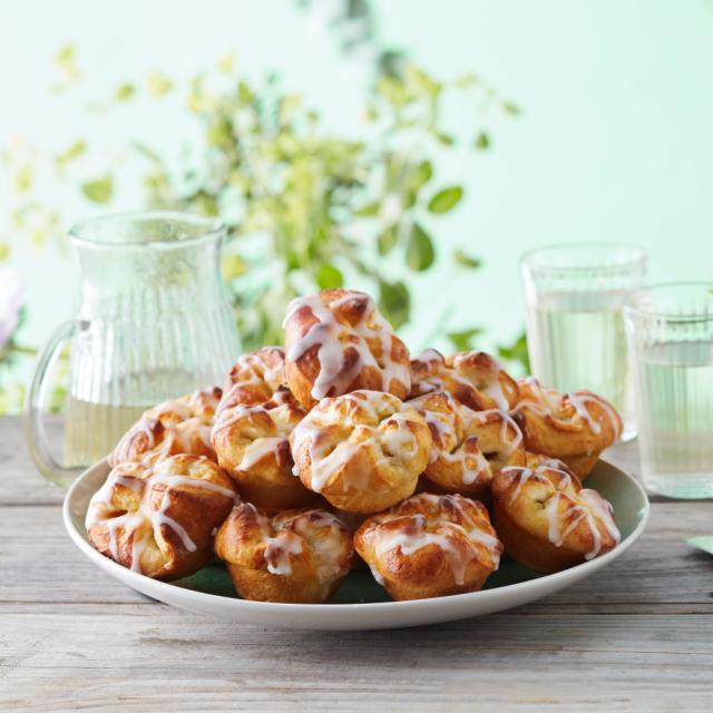 Karlsbad rhubarb buns