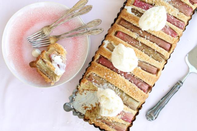 Rhubarb cake