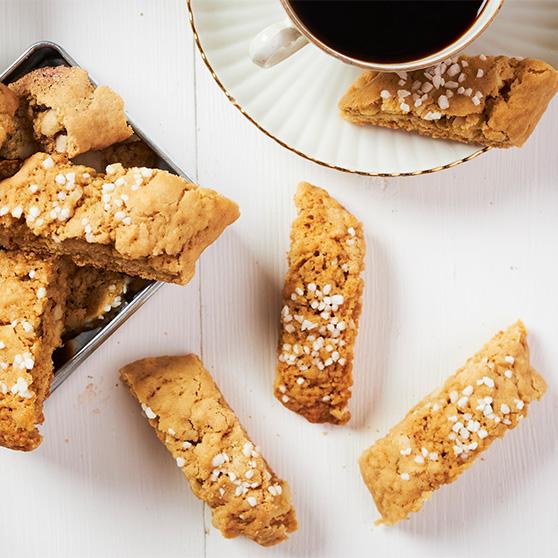 Muscovado biscotti