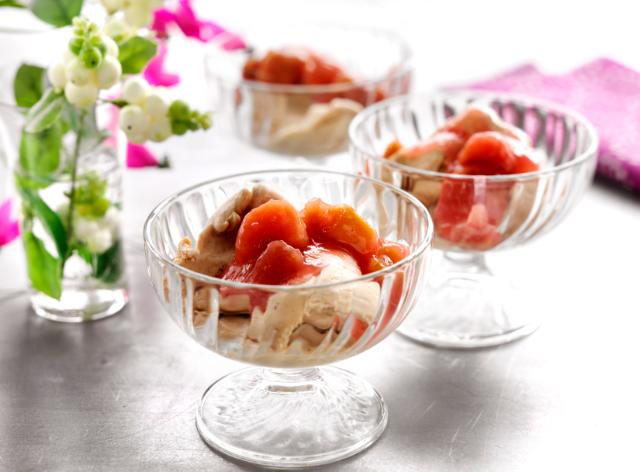 Rhubarb compote with cinnamon ice cream