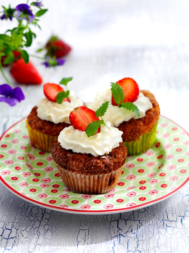 Strawberry muffins with whipped cream